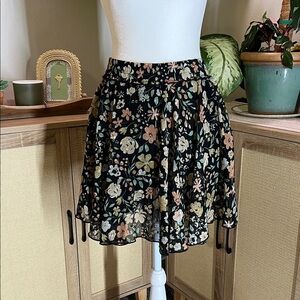Sadie & Sage Black Floral Mini Skirt